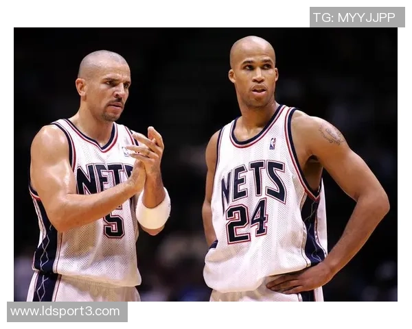 杰弗森回顾历史级别光头球员的辉煌成就与影响力分析