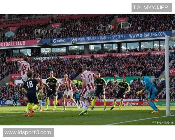 阿尔克马尔与门德斯洽谈斯米特转会皇马巴萨均表现出浓厚兴趣