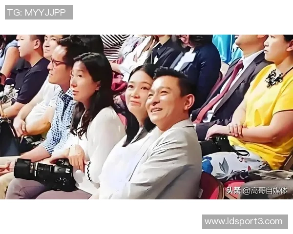 年长五岁的姐弟恋甜蜜曝光舍什科女友现场助威两人低调交往多年