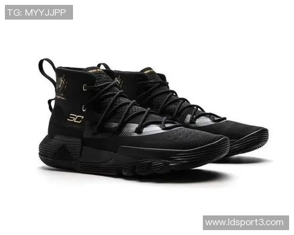 未来之星闪耀赛场Nike为NCAA女篮球员朱朱沃特金斯特别推出个性配色球鞋