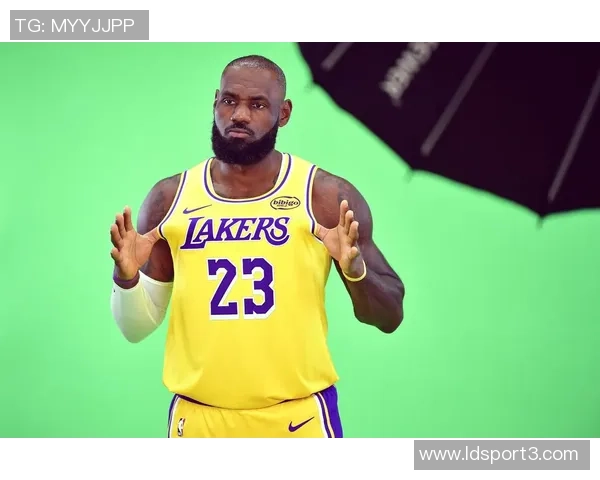 詹姆斯全力支持达蒙琼斯助其在人生道路上不断前行