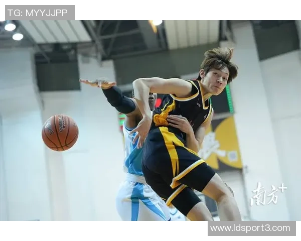 广东女篮遭遇赛季首败14连胜被终结山东外援表现抢眼贡献20分14篮板5助攻